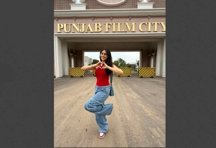 Heer Achhra, Punjabi Actress, Model Heer Achhra, Punjabi Cinema, Punjabi Film, Film Debut, Film Shooting, Punjab Film City, Punjab, India, Entertainment Industry, Music Videos , Commercials ,Advertising, Fashion, Acting, Debut, Buzz ,Popularity, Fresh Talent,